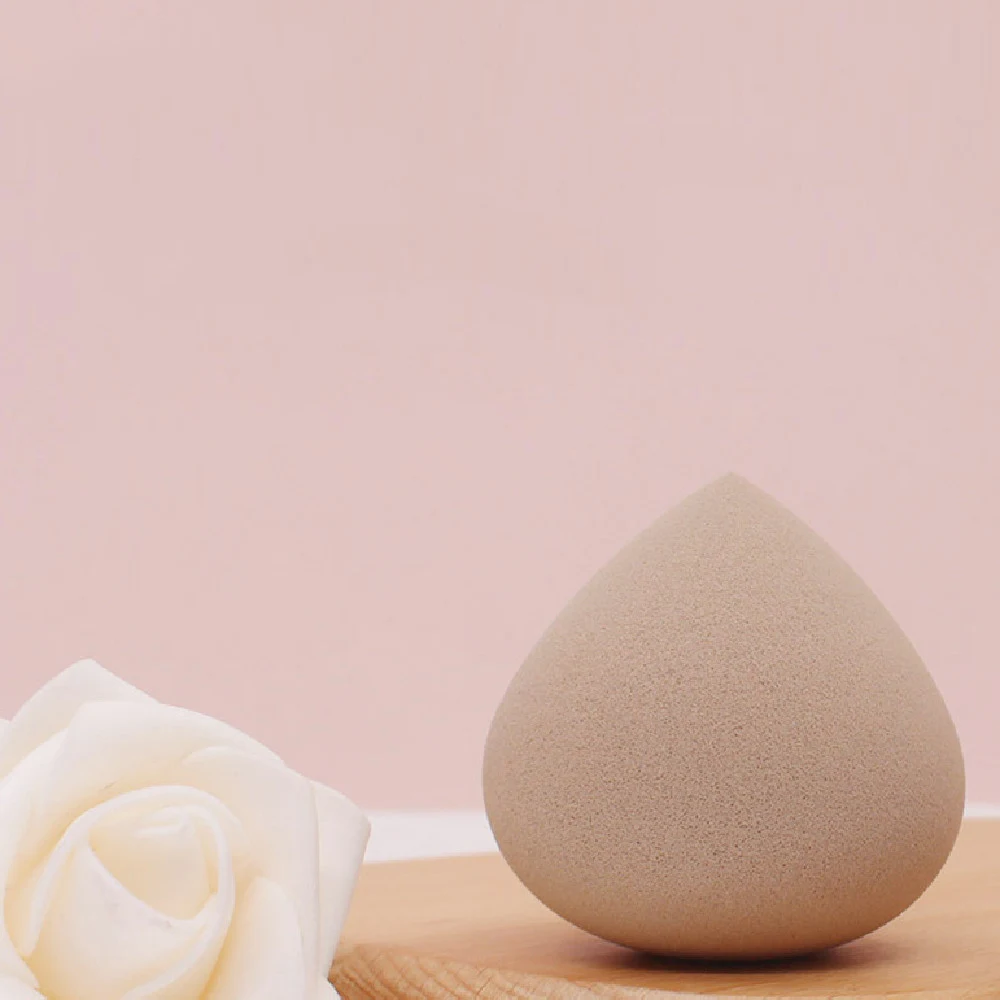 Spugna cosmetica idrofila, trucco a prova di sbavature, applicazione bagnata e asciutta, per fondotinta e correttori perfetti. — foto 7