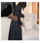 Bolso de hombro con cadena de alta calidad, un bolso de mano elegante y duradero. Perfecto para llevar tus esenciales con estilo y comodidad. — foto 6