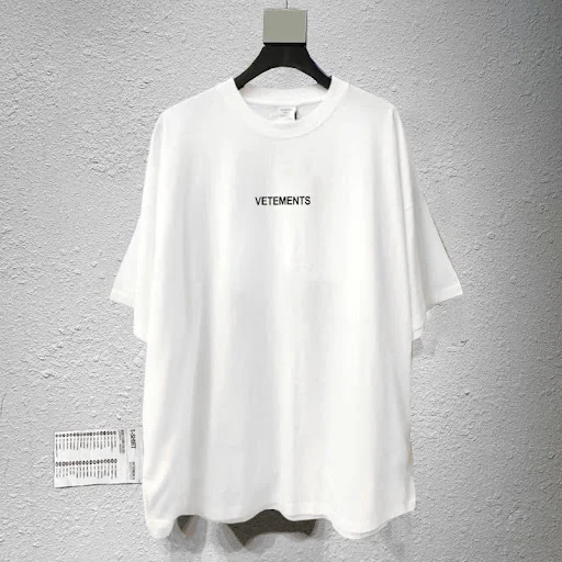 Title 2, Camiseta solta casual