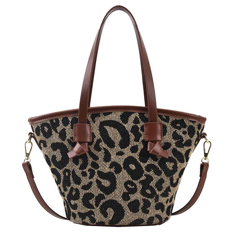 Title 5, Bolsa de mão com estampa de leopardo e pied-de-...