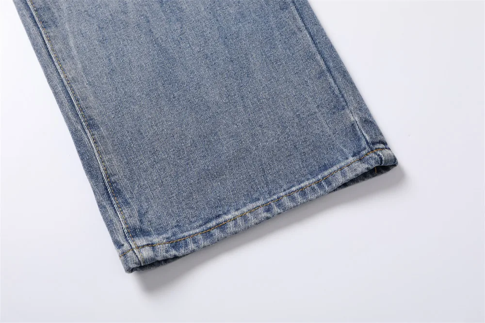 Title 2, Heren straight-leg jeans met gaten en wassing. ...
