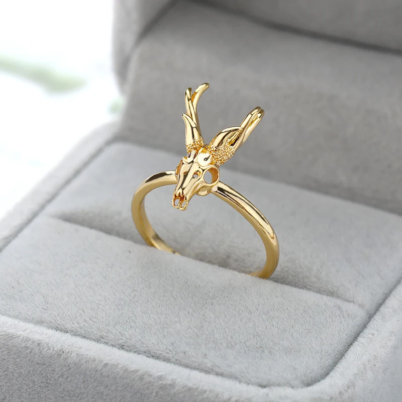 Anel de Caveira de Antílope para Casais. Mostre sua personalidade com este acessório estiloso e ideal para homens e mulheres. — foto 6