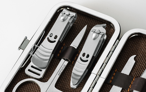 Title 6, 7 Piece Nail Clipper Set for precise and easy n...