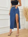 Saia longa jeans feminina com costura vazada irregular, ideal para um visual fashion e despojado, perfeita para diversas ocasiões. — foto 11