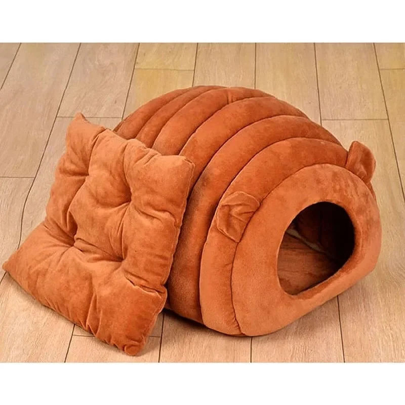 Title 2, Half Closed Cat House, 4 Season Cute Style Bite...