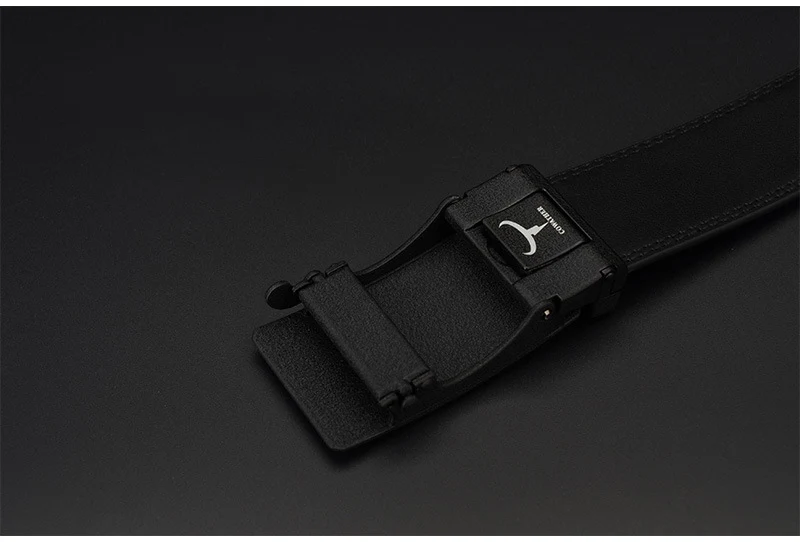 Dynamic buckle leather belt for a perfect fit and stylish look. Experience comfort and confidence with this versatile, h — photo 6