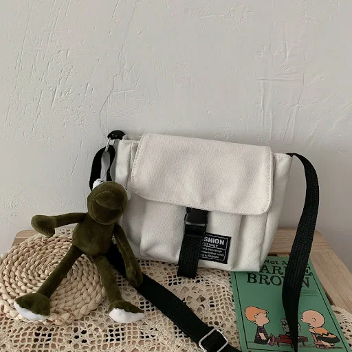 Title 3, Literary Small Messenger Bag Hong Kong Trend Me...