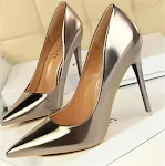 Sapatos femininos de salto agulha com bico fino e cano baixo. Conforto e sofisticação para um visual elegante e moderno em qualquer ocasião. — foto 4