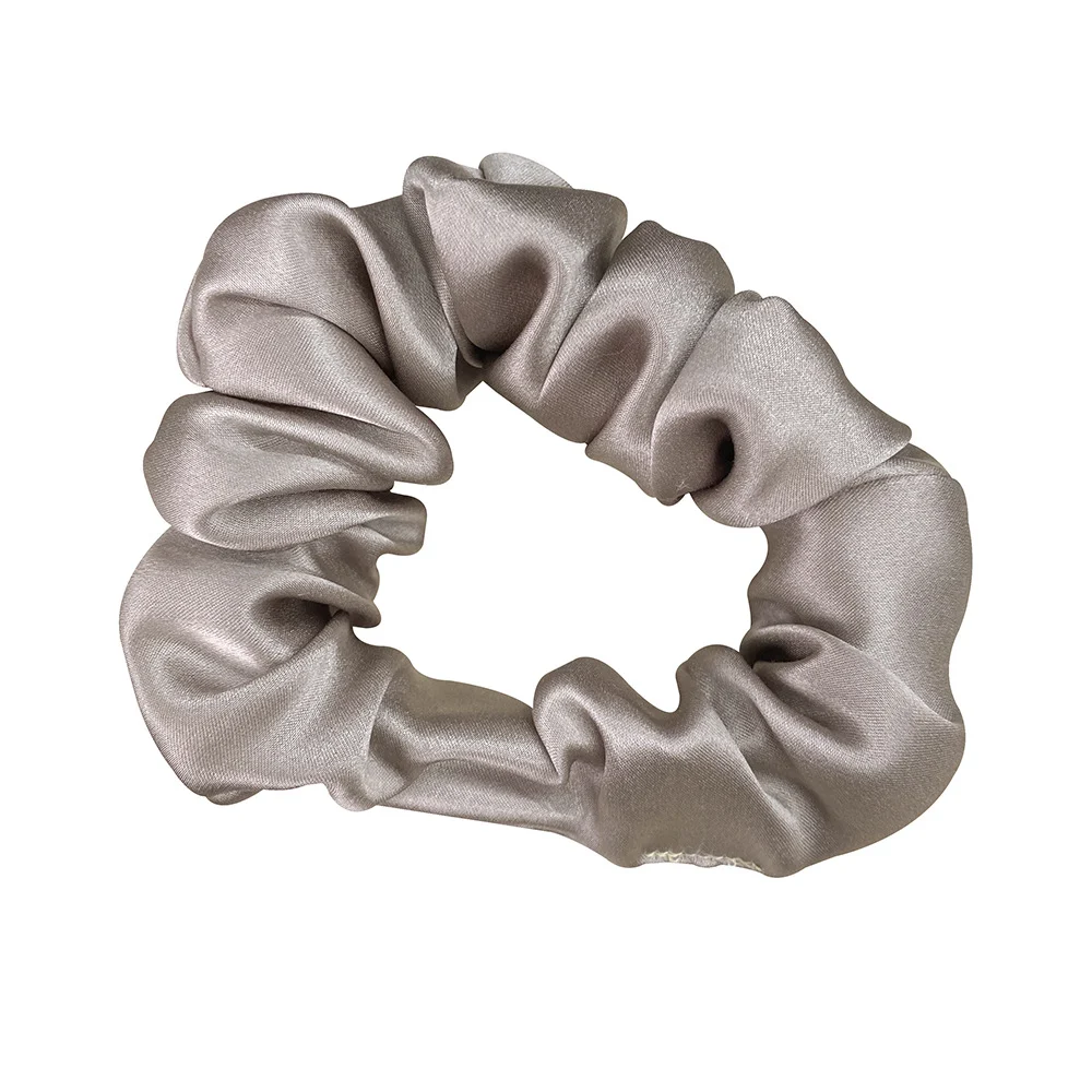 Bandas de cabelo grandes em seda pura. Macias e delicadas, evitam marcas e quebras. Mantenha seu cabelo elegante e protegido com seda. — foto 4
