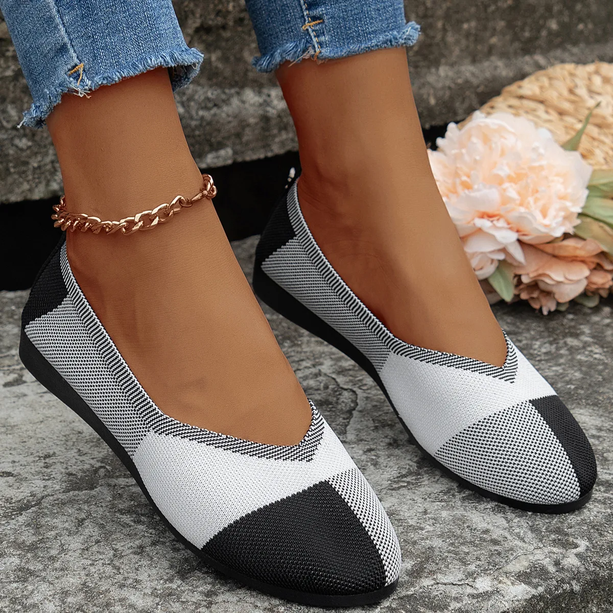 Women's Colorblock Flats Shoes, Flying Woven Breathable Cozy Loafers. Comfortable and stylish footwear for everyday wear — photo 1