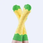 Creatieve en grappige watermeloen en ananas sokken, perfect om een vleugje humor en kleur aan je outfit toe te voegen. Heerlijk comfortabel. — foto 8