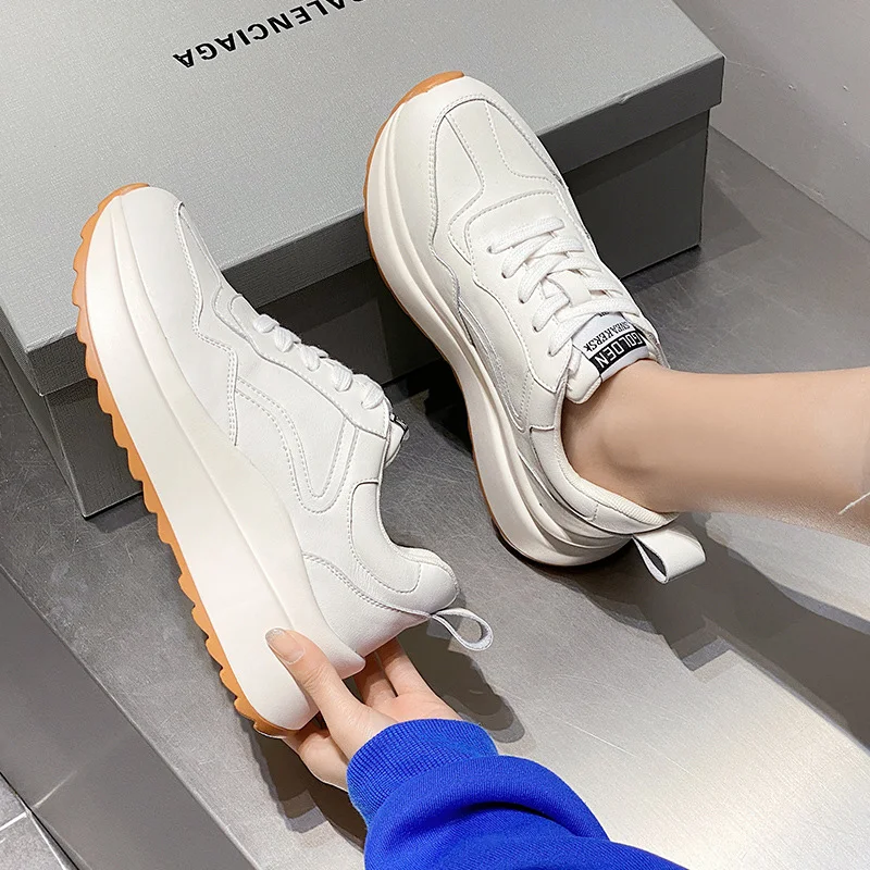 Tênis Esportivo Casual Feminino de Couro Bovino Branco — foto 10