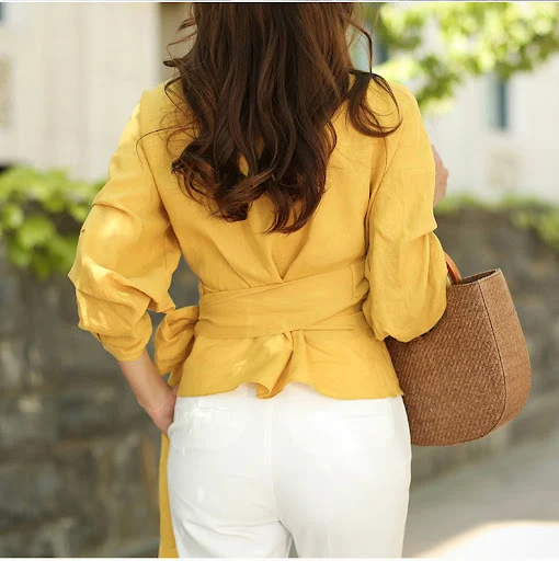 Title 12, Bubble lantern sleeve bottoming shirt. A stylis...