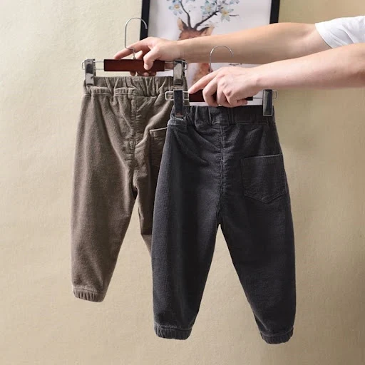 Title 1, Dečije Elegantne Pantalone od Širokog Somota Zi...