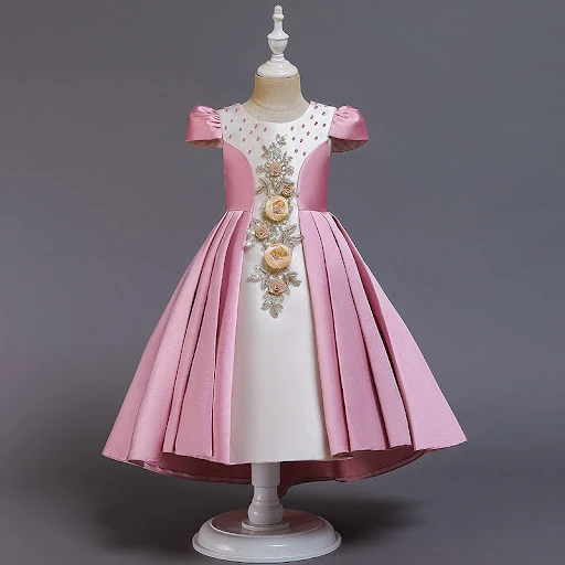 Title 5, Abendkleid flauschig bestickt Prinzessin Kleid ...