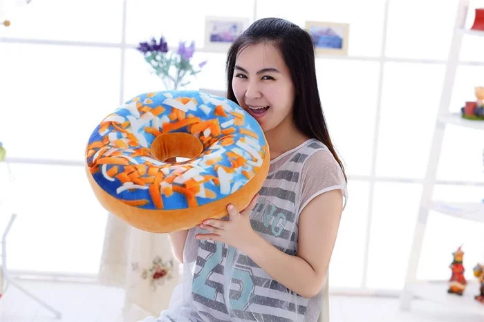 Almofada de donut criativa, travesseiro de pelúcia com furo, ideal para cama, conforto extra e atacado de fábrica. — foto 4