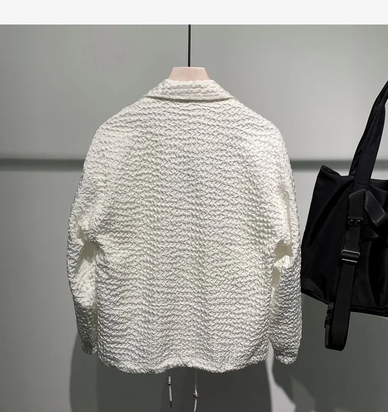 Casaco novo de manga longa solto com gola polo. Conforto e estilo em uma peça só. Ideal para um visual casual e moderno, perfeito para o dia a dia. — foto 11