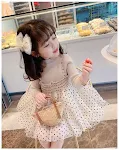 Vestido infantil de duas peças fake, estilo e praticidade em uma só peça. Conforto para brincar e sair, visual moderno e fácil de vestir para as crianças. — foto 4