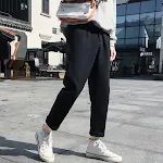 Straight pants black