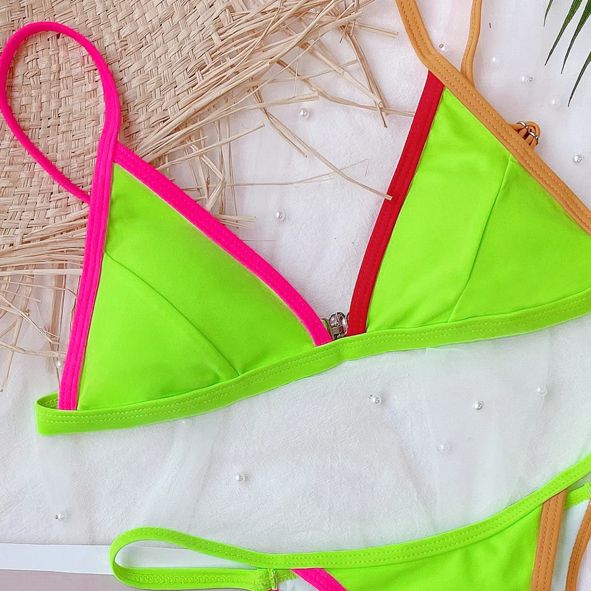 Title 16, Bikini triangular de mujer de color sólido con ...
