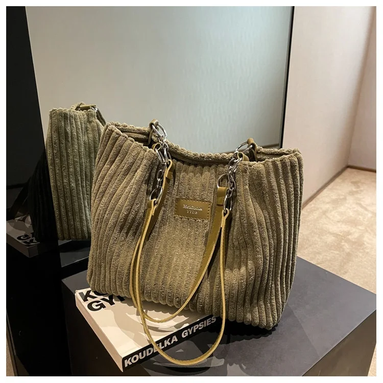 Große Schultertasche für Damen, neu im Herbst und Winter, geräumig und vielseitig für all Ihre täglichen Bedürfnisse. — foto 22