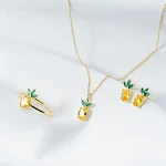 Gouden Fruitketting Geniet van de heerlijke combinatie van gouden fruit, perfect voor gezonde snacks en speciale momenten. Gegarandeerd vers en smaakvol. — foto 1