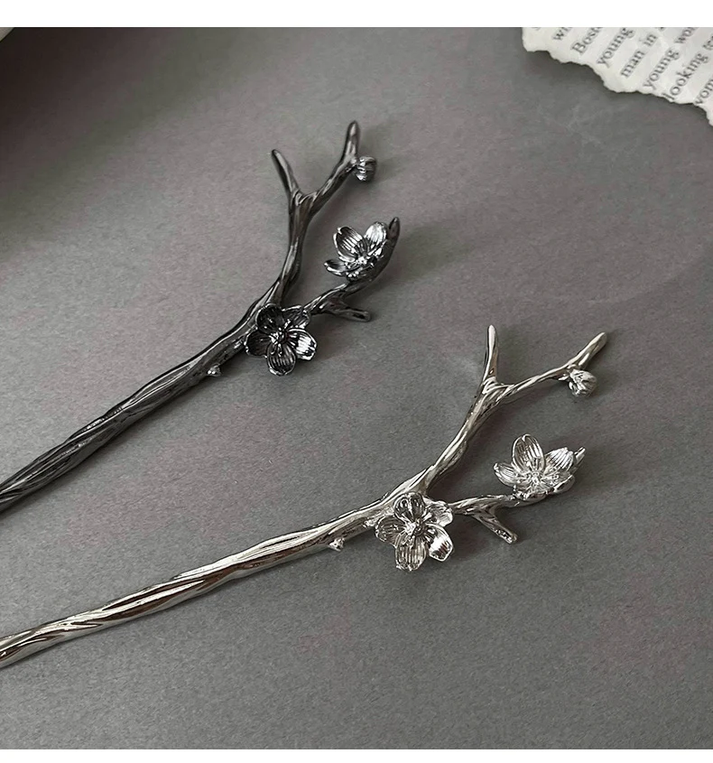 Metalen haarspeld met pruimenbloesem Chinees bloemdesign Speciaal haaraccessoire voor een elegante en opvallende haarstijl — foto 2