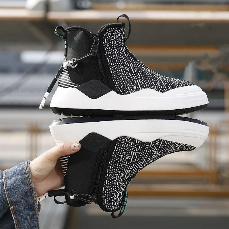 Net Red damessneakers met mesh sokken. Ademend en comfortabel voor dagelijks gebruik of lichte activiteiten. Ideaal voor de zomer. — foto 2