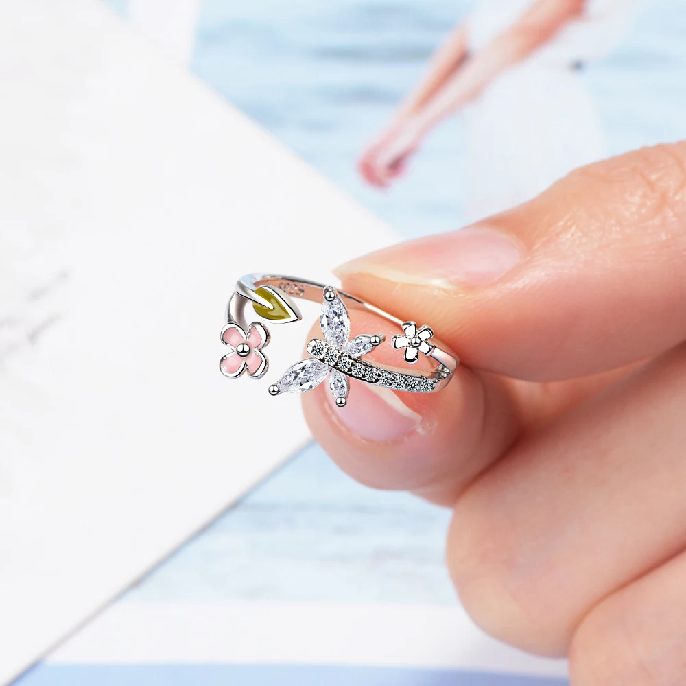 Anel de flor com strass para mulheres. Joia feminina elegante e brilhante. Ideal para ocasiões especiais. Um presente perfeito e charmoso. — foto 2