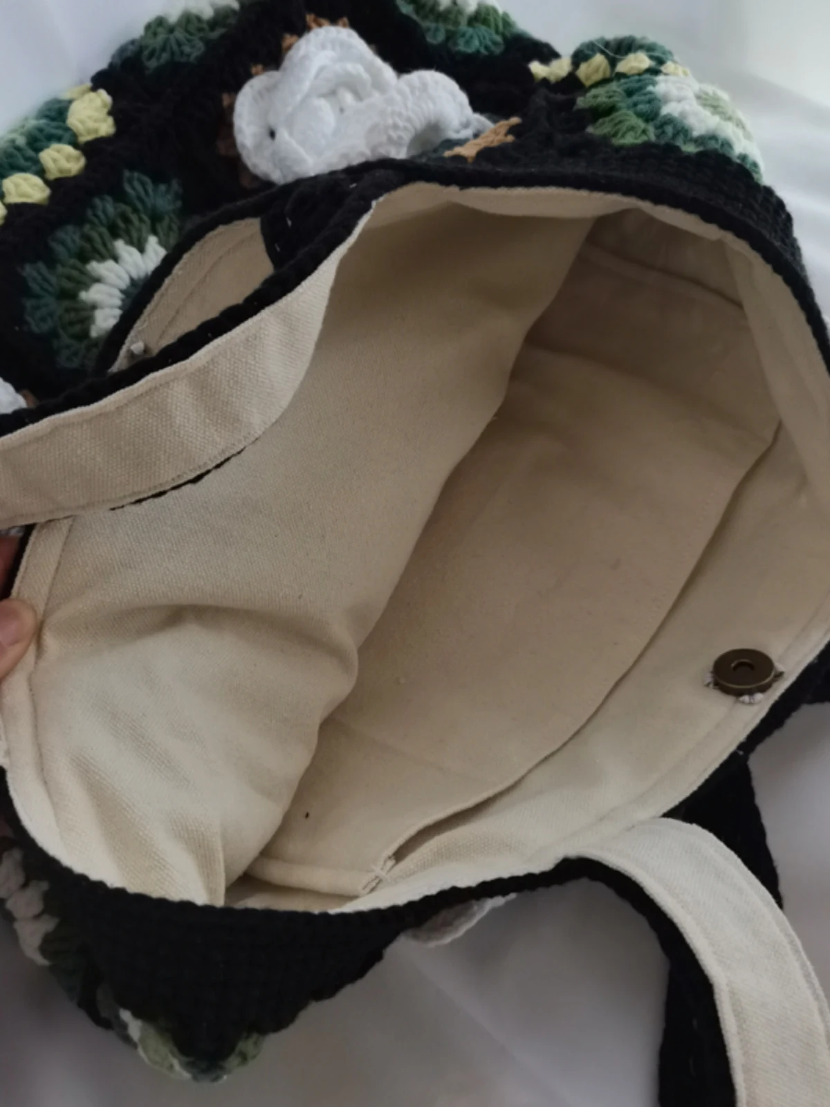 Bolsa de ombro profissional de lã, crochê floral artesanal, tecida à mão e de alta qualidade para um look elegante e sofisticado. — foto 2