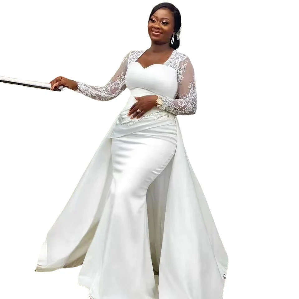 Abito da sposa bianco in raso a vita alta, perfetto per feste e matrimoni. Eleganza senza tempo per celebrare il tuo giorno speciale. — foto 1