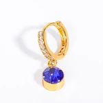 December Zirkonium oorringen voor dames. Een prachtig cadeau. Elegant en stralend. Perfect om uw look compleet te maken. — foto 16