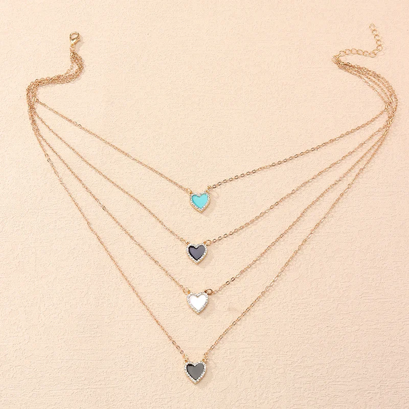 Colar Camadas Múltiplas Love Elegante. Adicione estilo a qualquer look com este colar versátil, perfeito para o dia a dia e ocasiões especiais. — foto 1