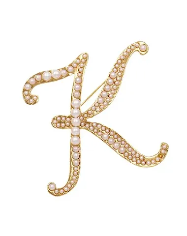 English letter brooch customization, pearl pin for women. Personalize your style with this elegant and unique accessory.
