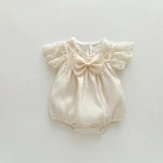 Macacão fino de verão para bebê, leve e respirável. Perfeito para dias quentes, confortável para brincar e passear ao sol. — foto 25