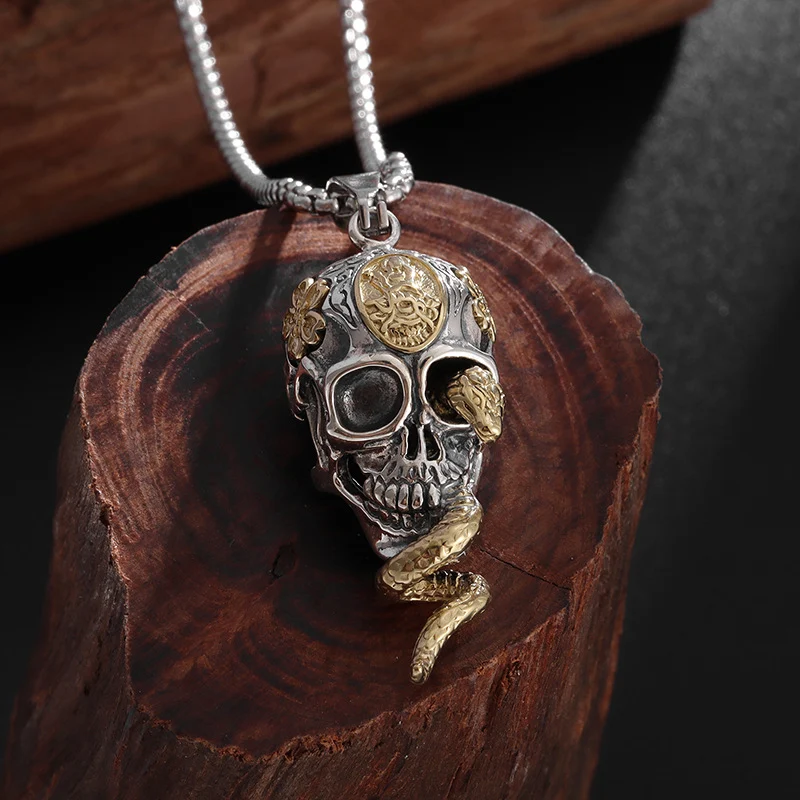 Colar Hip Hop Dark Skull Spirit Snake Winding Personalidade. Design diferenciado e autêntico para um visual urbano e estiloso. — foto 5