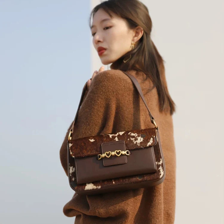 Real Horsehair Vintage Baguette Crossbody Bag. Trendy and Stylish for Everyday Use. Offers a Unique and Elegant Design w — photo 1