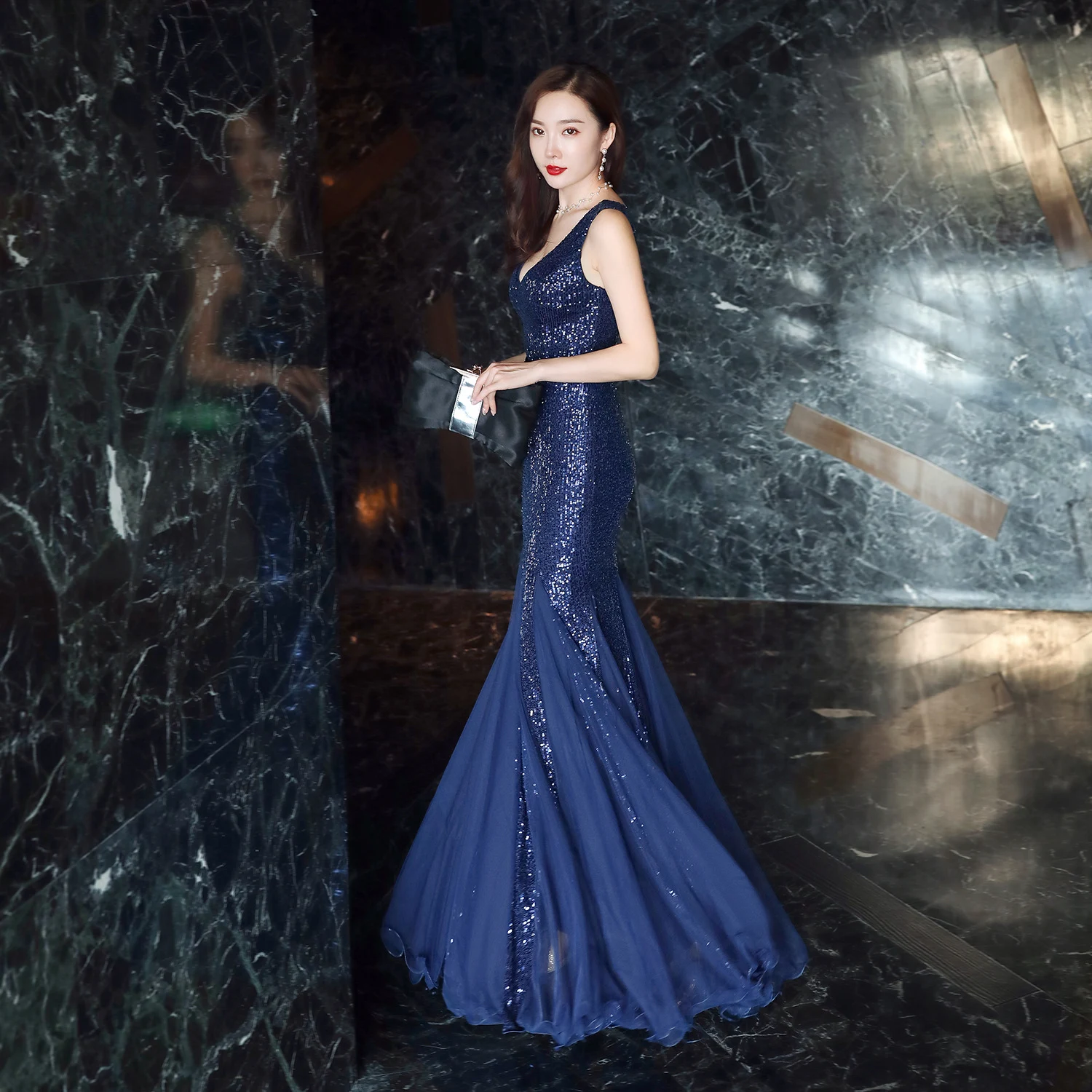 Title 25, Elegant long fishtail sequin dress for banquets...