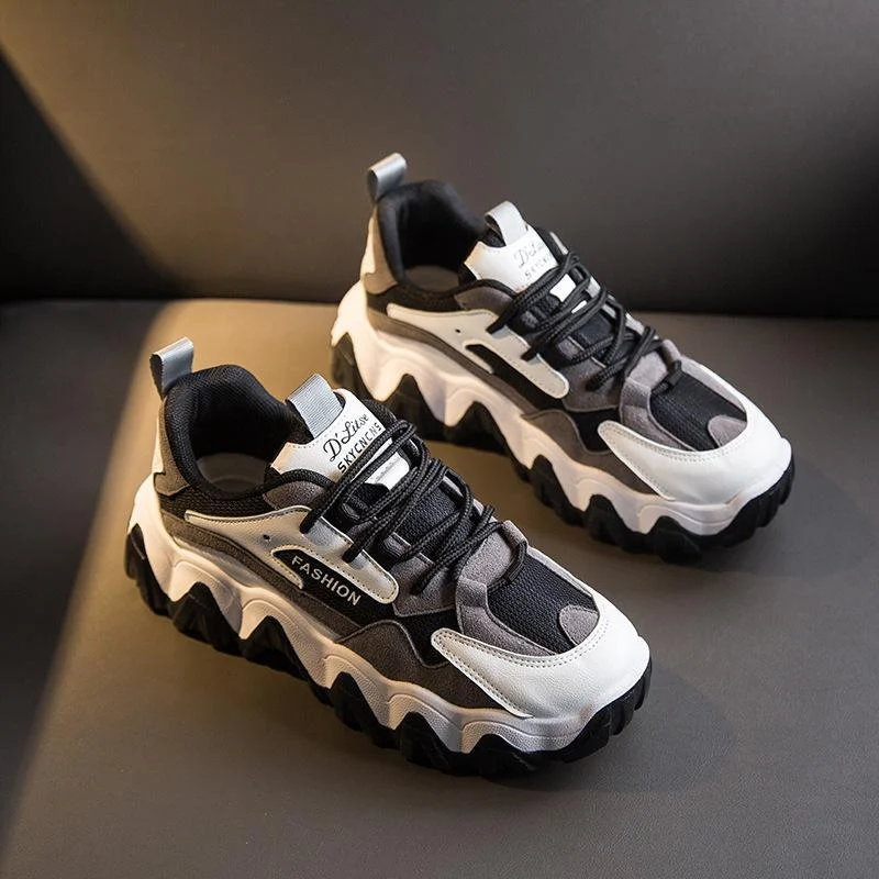 Damen Platform Sneaker für lässigen Komfort und Stil. Genieße den ganzen Tag über ein bequemes Tragegefühl mit diesen vielseitigen Schuhen. — foto 1