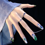 Anel armadura para unhas com escultura irregular em metal prata e strass verde, acessório estiloso e único — foto 7