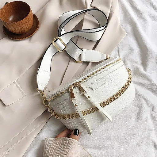 Title 8, Brede Crossbody Borsttas Dames Handtas