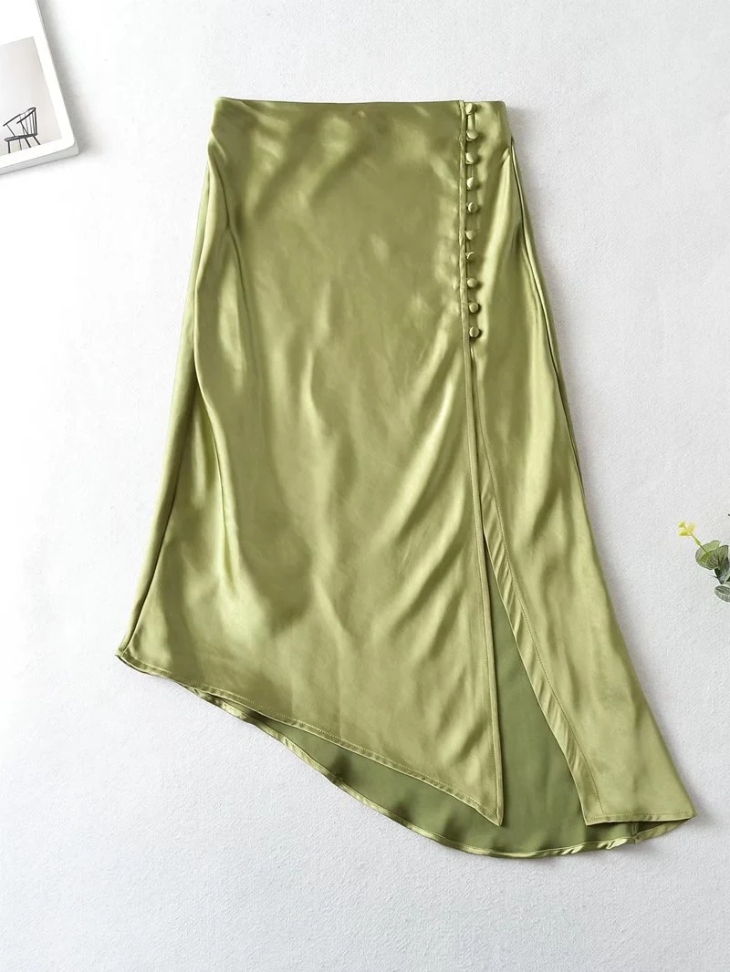 Damesmode rok van zijde satijn met onregelmatige knopen en textuur. Stijlvol en comfortabel voor een verfijnde look, perfect voor elke gelegenheid. — foto 15