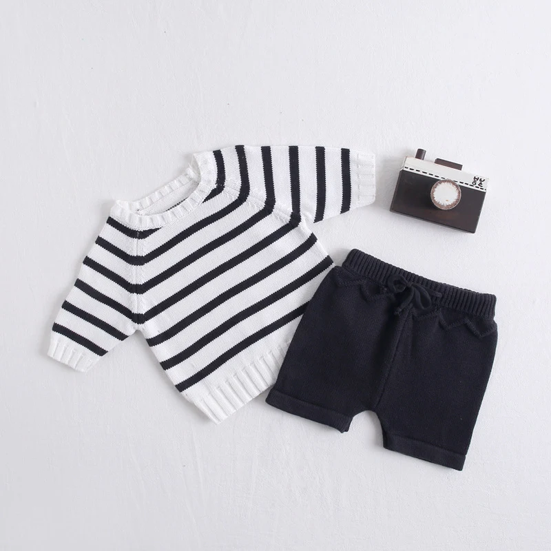 Conjunto de suéter e shorts de tricô para bebê, duas peças, macio e aconchegante, perfeito para presentear ou usar diariamente. — foto 13