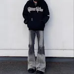 Calças Jeans Retro Lavadas com Degradê e Franjas. Desfrute do estilo vintage com estas calças confortáveis e modernas, perfeitas para qualquer ocasião e look casual. — foto 2