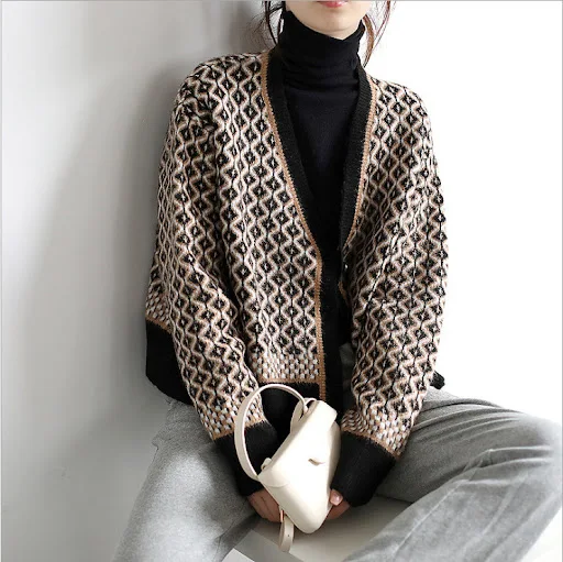 Title 5, Contrasting Color V-Neck Diamond Knit Cardigan ...