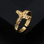 Anel simples geométrico feminino com zircônia micro incrustada e banho de cobre dourado. Um toque de elegância e brilho para seu visual diário. — foto 1