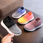 Tênis infantis multicoloridos de malha para bebês e crianças pequenas, casuais e confortáveis para o dia a dia, perfeitos para brincar. — foto 1