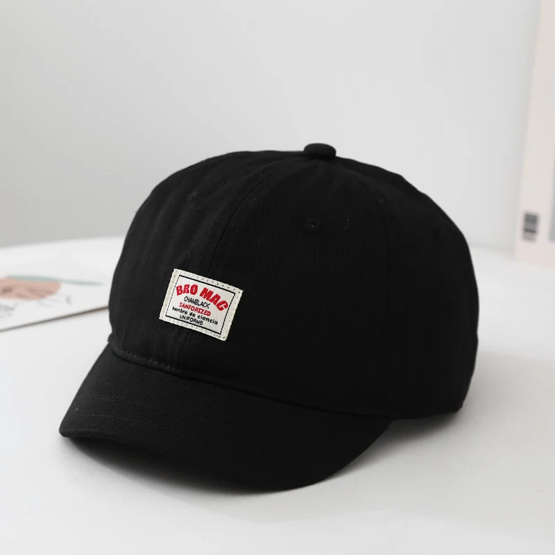 Zachte zonnescherm baseballpet voor dames en heren met kleine rand. Ideaal voor paardrijden en buitenactiviteiten. Bescherming tegen de zon en comfort. — foto 5