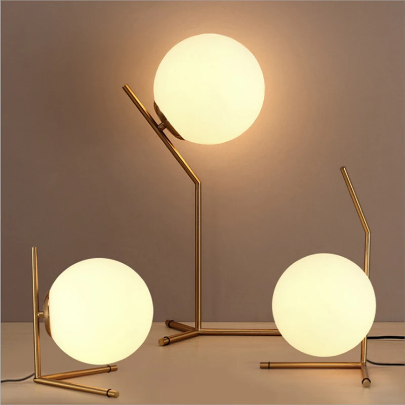 Abajur de mesa com globo de vidro simples. Ilumine seus ambientes com estilo e sofisticação. Perfeito para quartos e salas, design clean e moderno. — foto 5