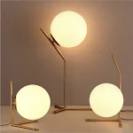 Abajur de mesa com globo de vidro simples. Ilumine seus ambientes com estilo e sofisticação. Perfeito para quartos e salas, design clean e moderno. — foto 5